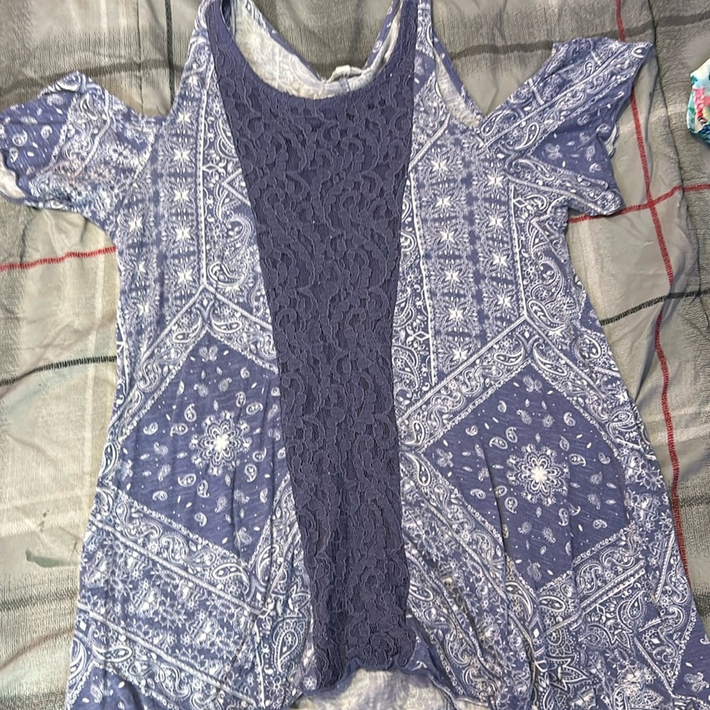 Pretty, split sleeve tank top